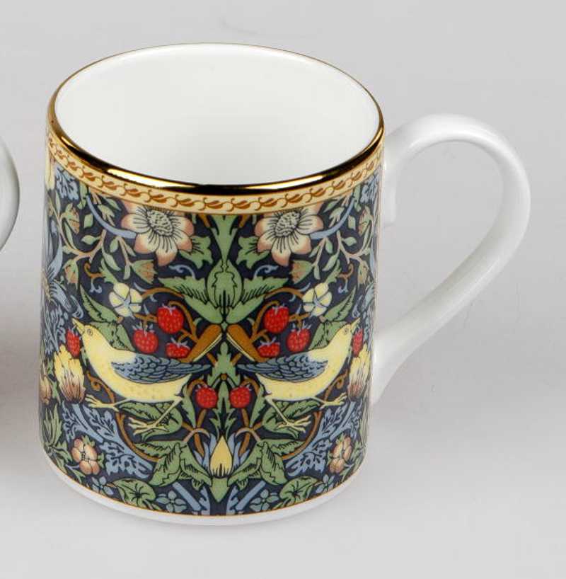 Bild von Strawberry Larch Roy Kirkham Tasse Henkelbecher 0,3 