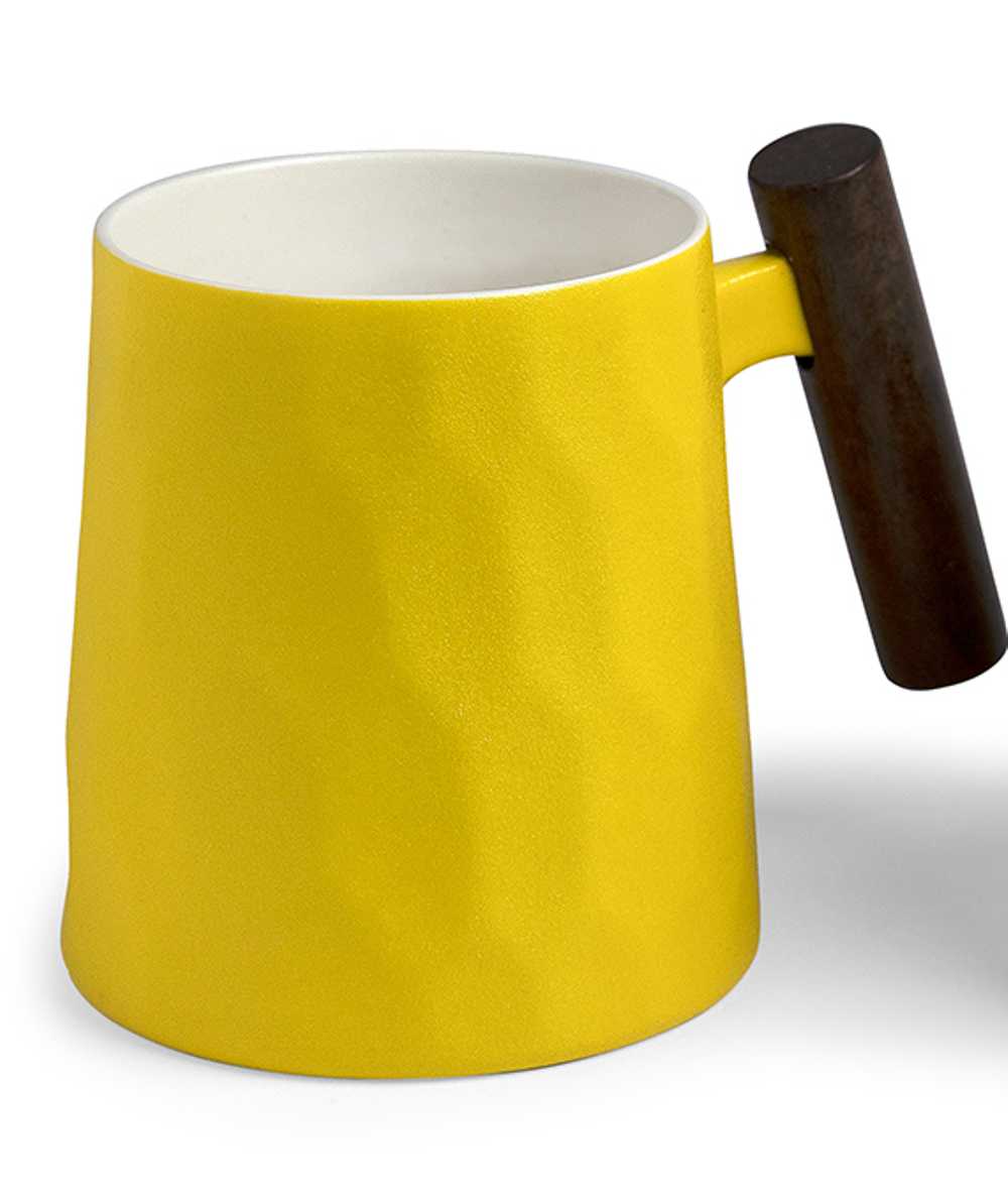 Bild von Amalfi Tasse Henkelbecher Porzellan mit Holzgriff Wabenmuster