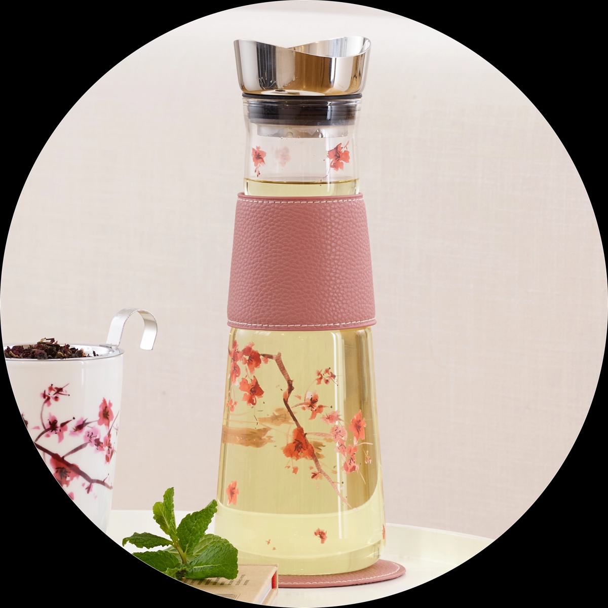 Bild von Glaskaraffe Eve Cherry Blossom mit Edelstahlfilter 1,25 L optional mit ICE TEA COOLER