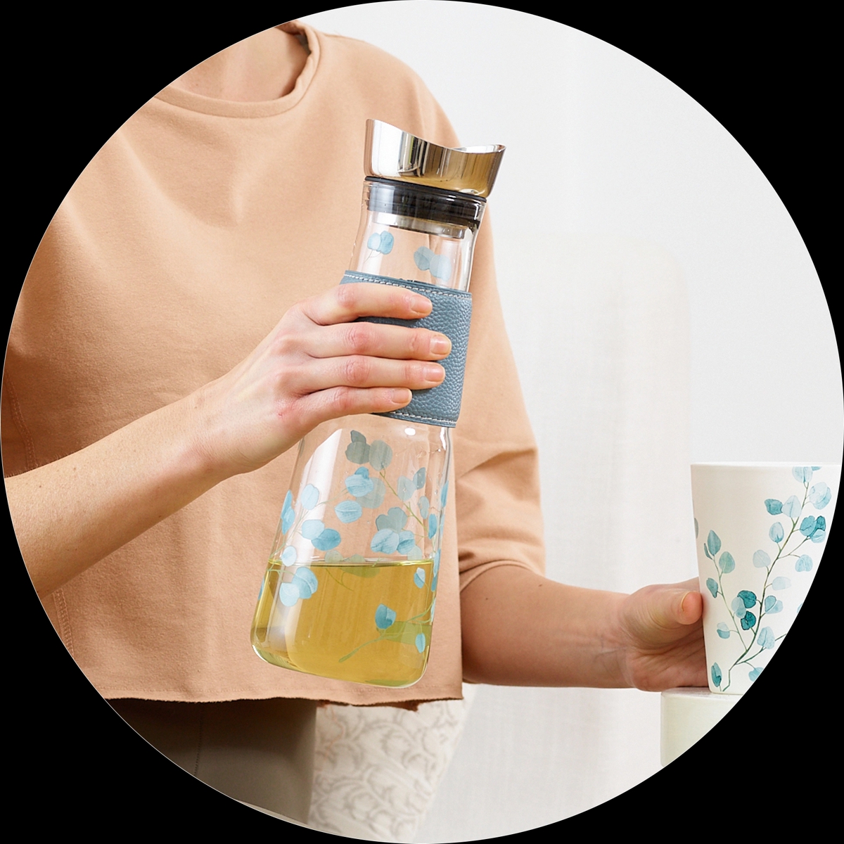 Bild von Glaskaraffe Eve Eucalyptus mit Edelstahlfilter 1,25 L optional mit ICE TEA COOLER